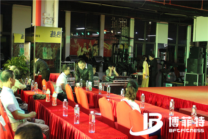 健身房開(kāi)業(yè)圖